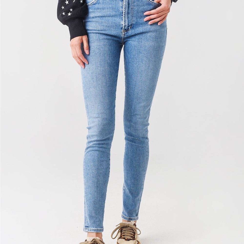 Sz 28 Women’s Chrissy High Waist Light Blue Jeans